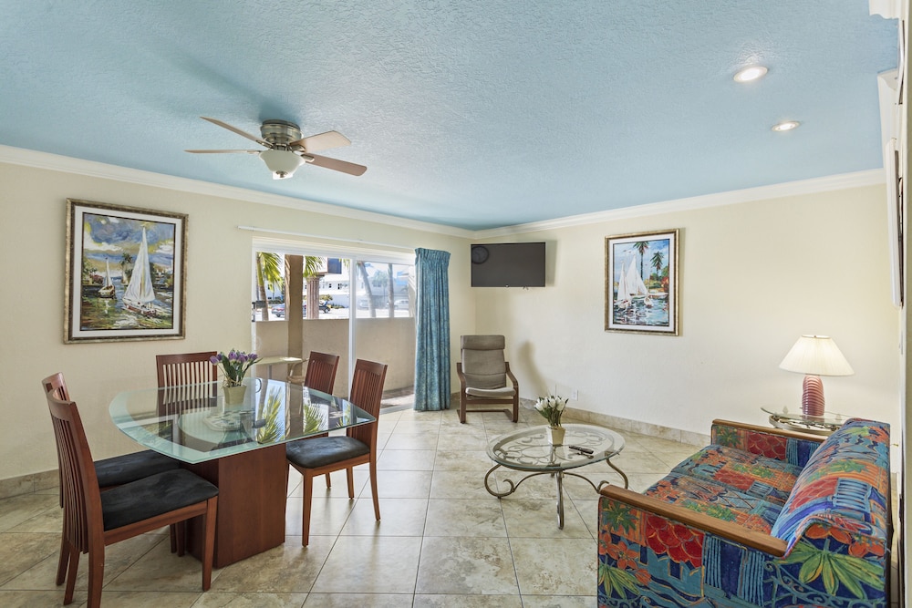 Bay Palms Waterfront Resort - Hotel and Marina 47/70