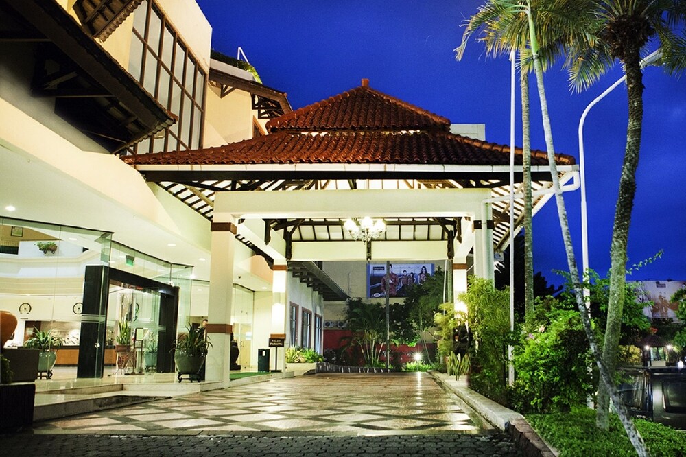 Grand Diamond Hotel Yogyakarta 6/53