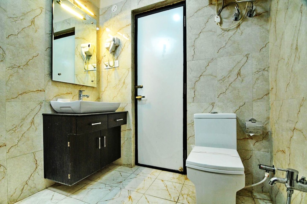 Savera A Business Luxury Hotel 25/26