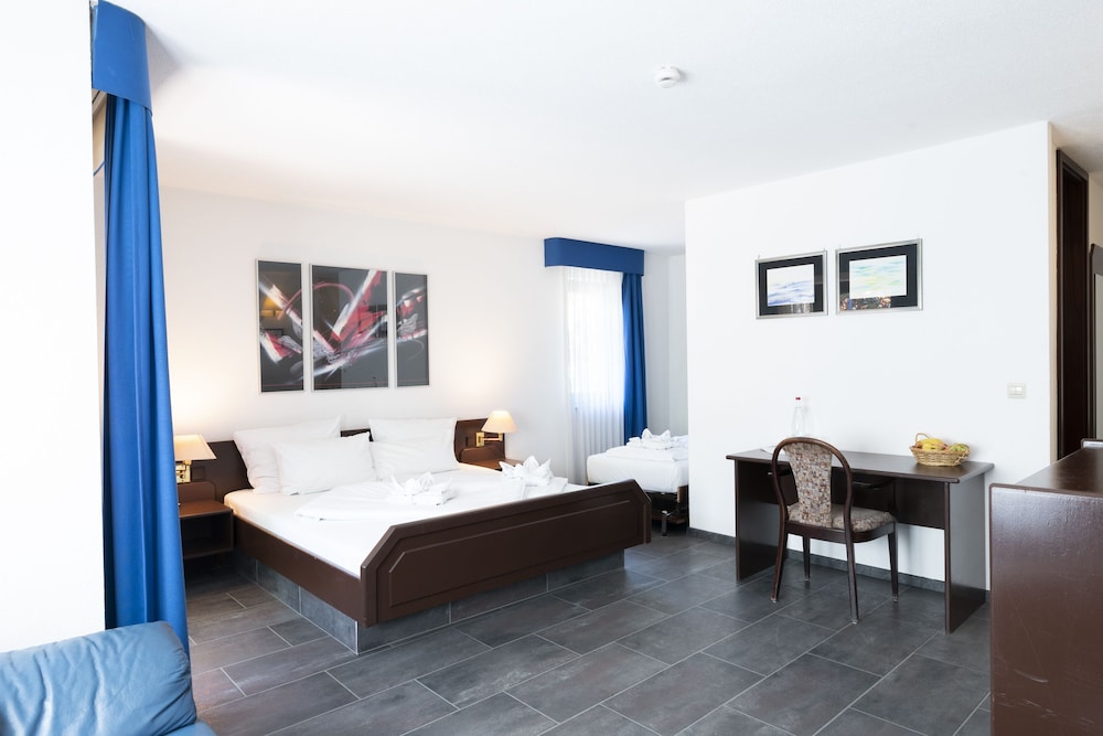 غرفة بسرير كوين، Hotel Astoria Am Urachplatz 10/10