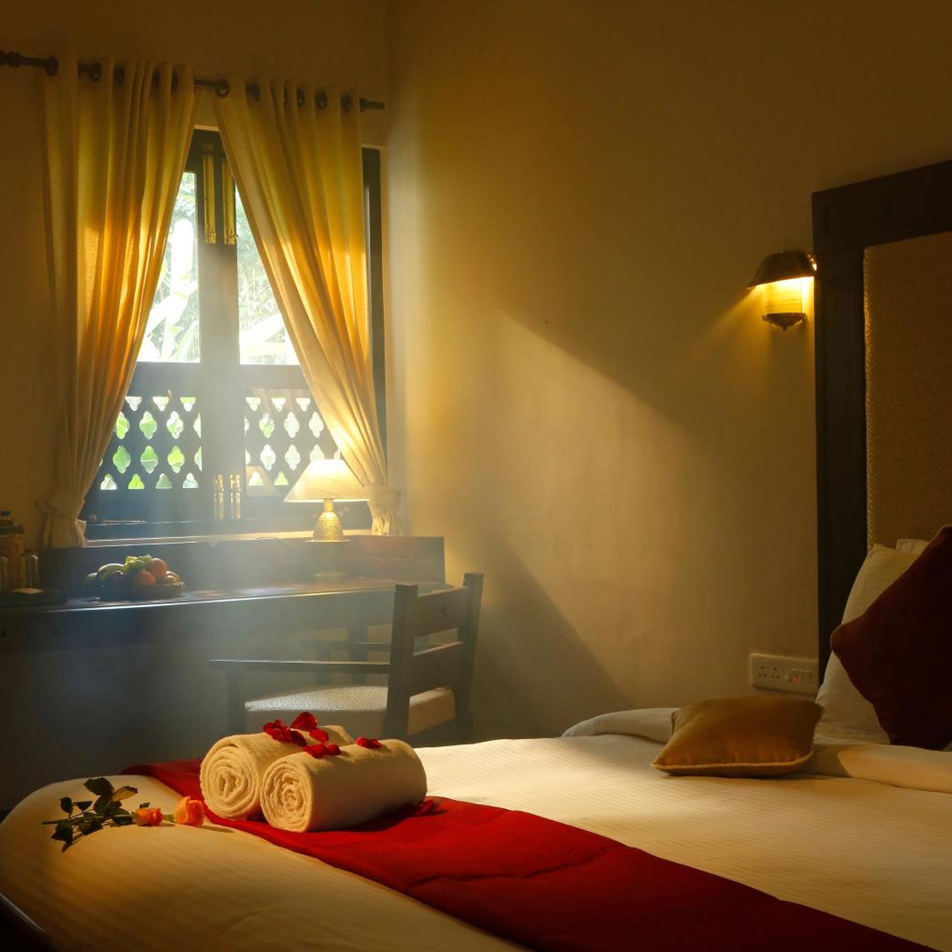 Pool, Premium, Suite, King Bed
