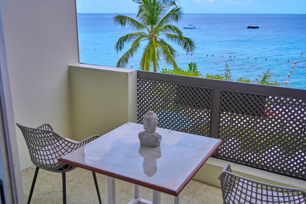 Sunswept Beach Hotel 18/44