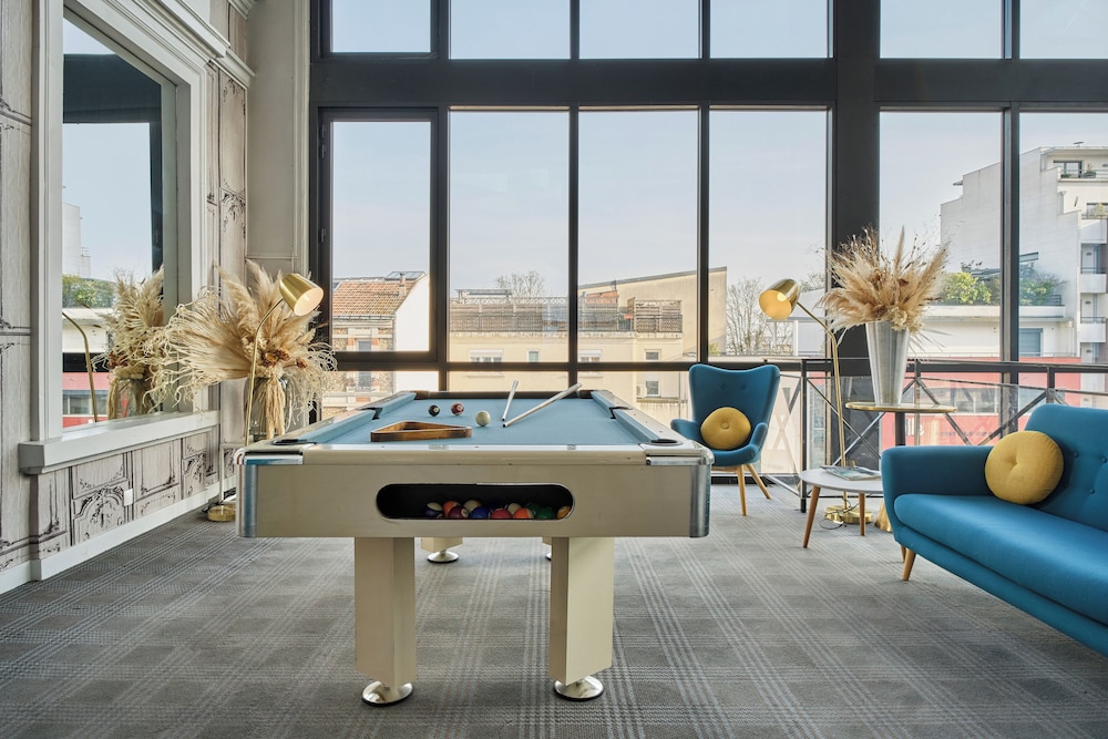 Atrium Suresnes Hotel 43/61