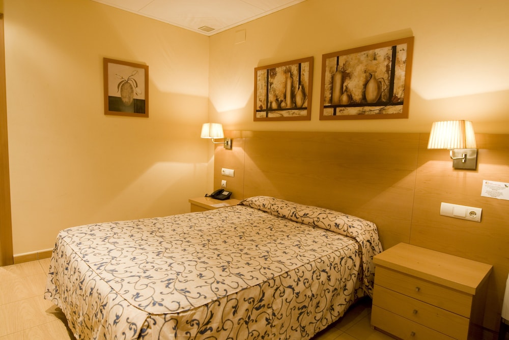 CIUTAT DE SANT ADRIA 10/39