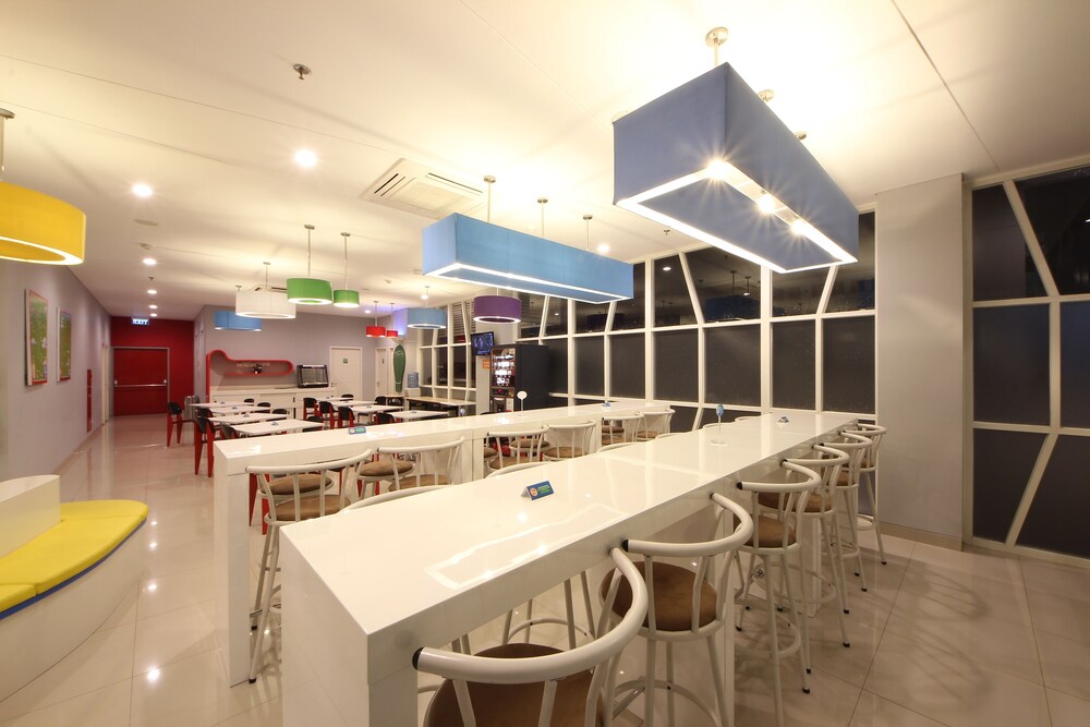 POP! HOTEL KEMANG JAKARTA 26/38