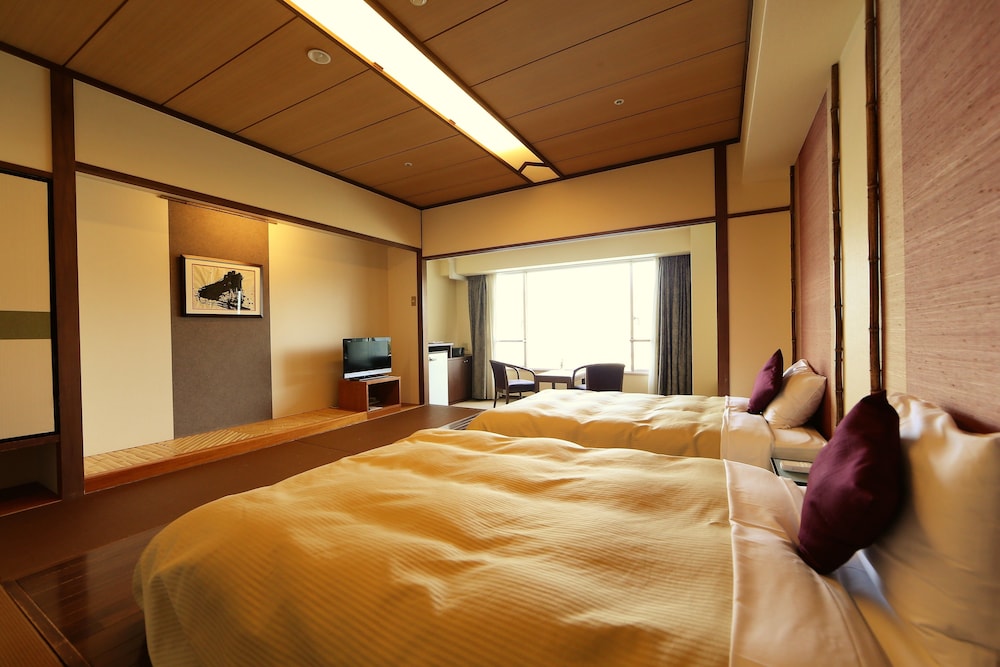 BAY RESORT HOTEL SHODOSHIMA 24/68