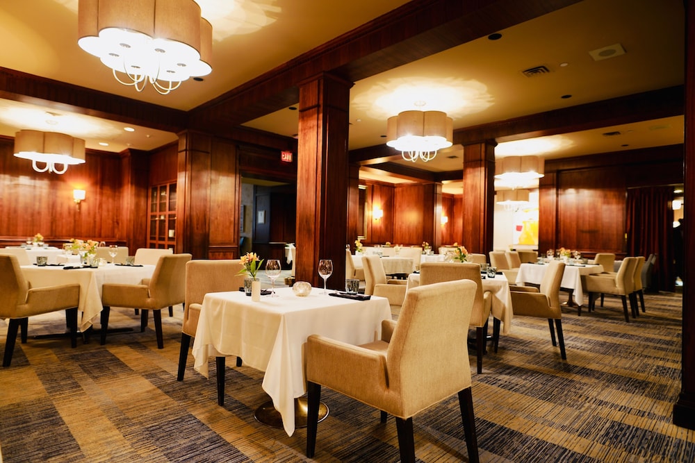 Fairmont Winnipeg 54/69