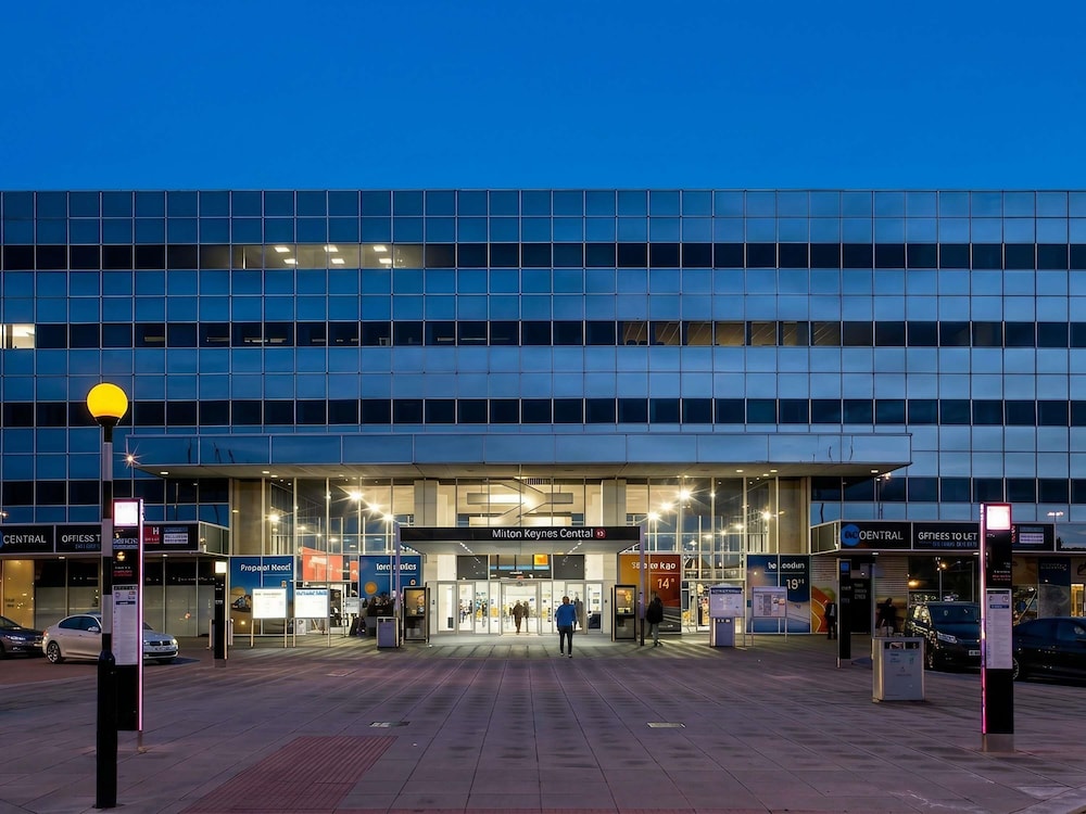 NOVOTEL MILTON KEYNES 4/74