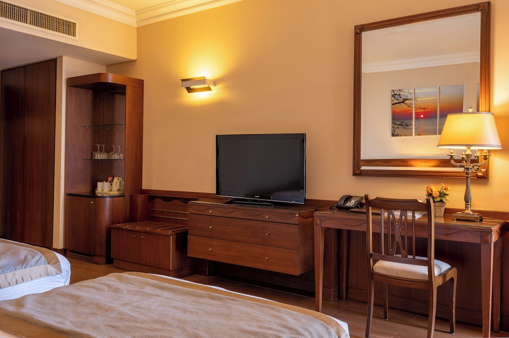 GOLDEN TULIP JIYEH MARINA RESORT 19/50