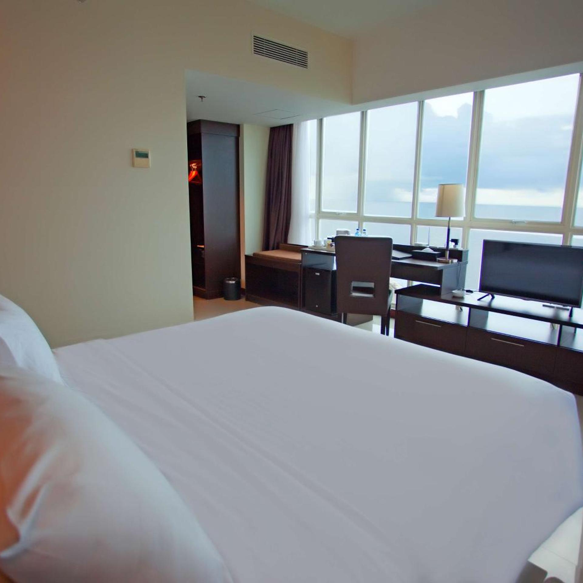 Room, Queen Bed, Sea View