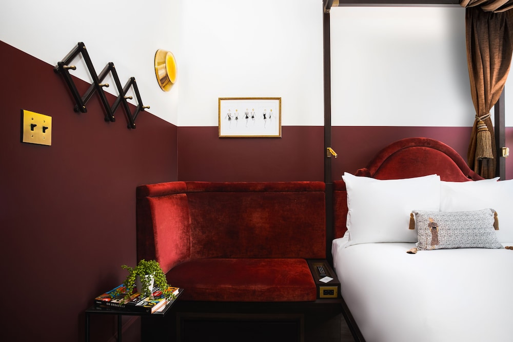 غرفة مريحة بسرير كوين، Civilian Hotel 5/7