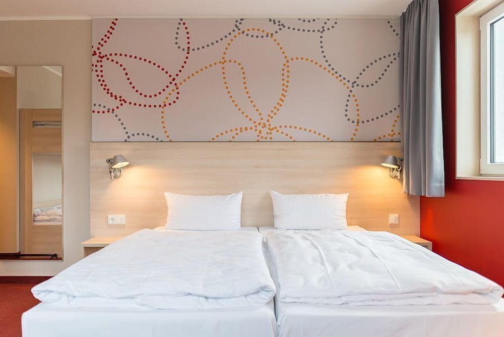SERWAYS HOTEL WEISKIRCHEN 15/58