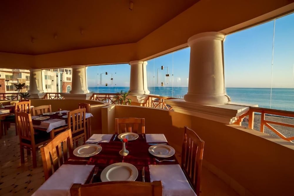 Royal Beach Serviced Apartments 70/75