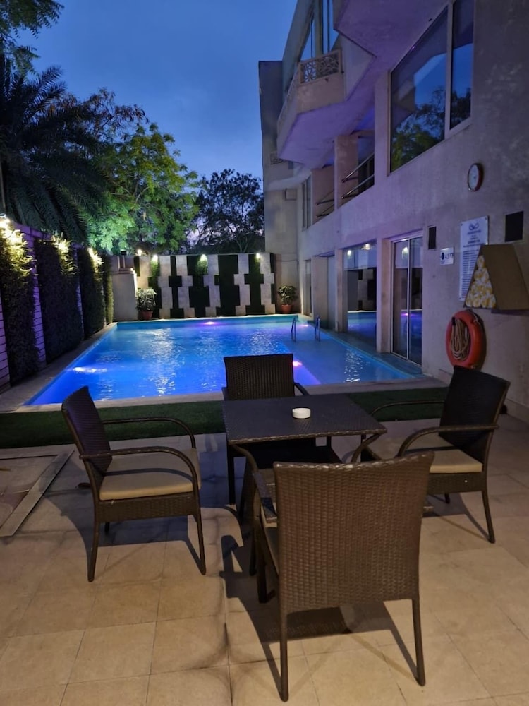 Sarovar Premiere Ct 35/45