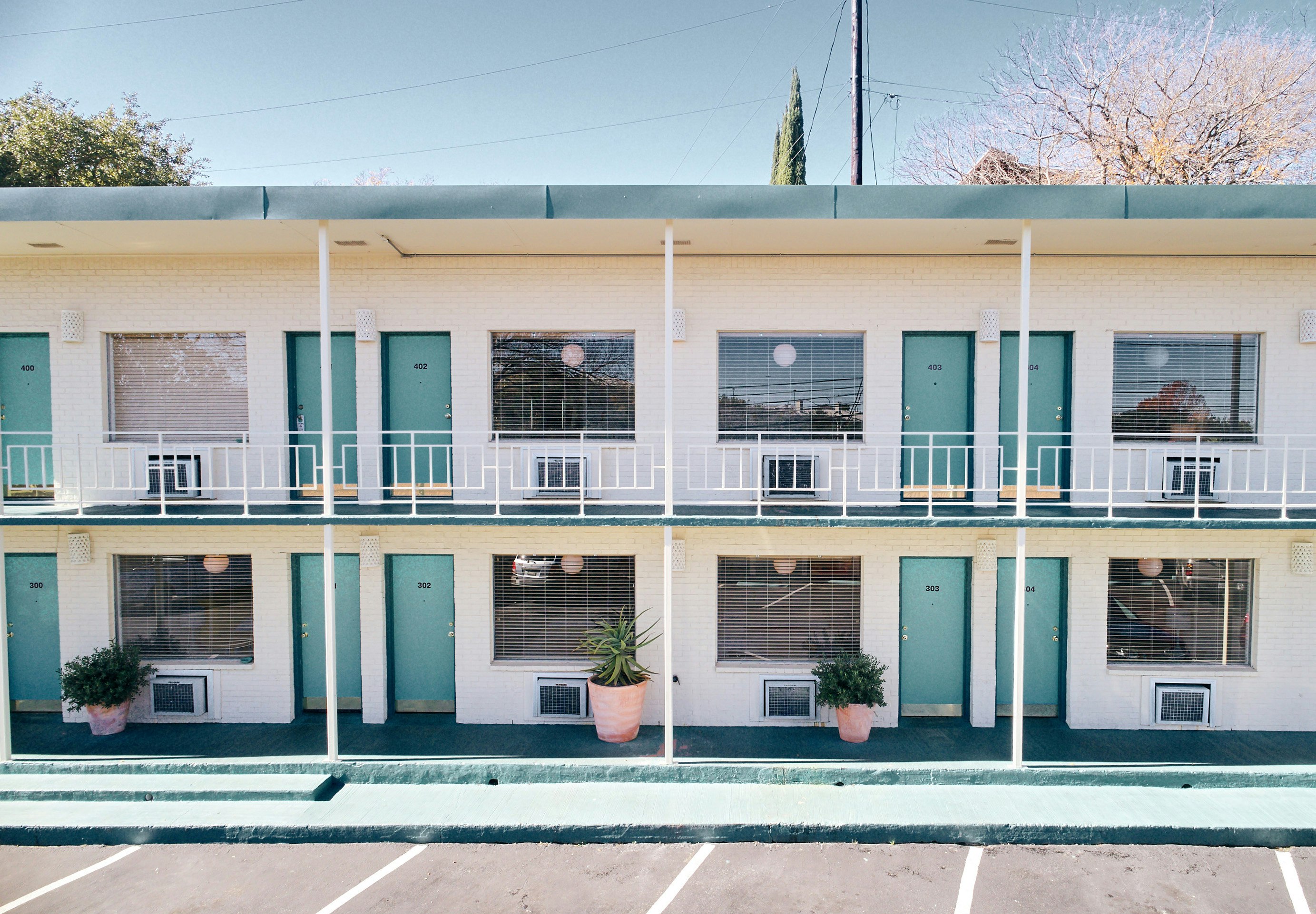 Austin Motel 2/66