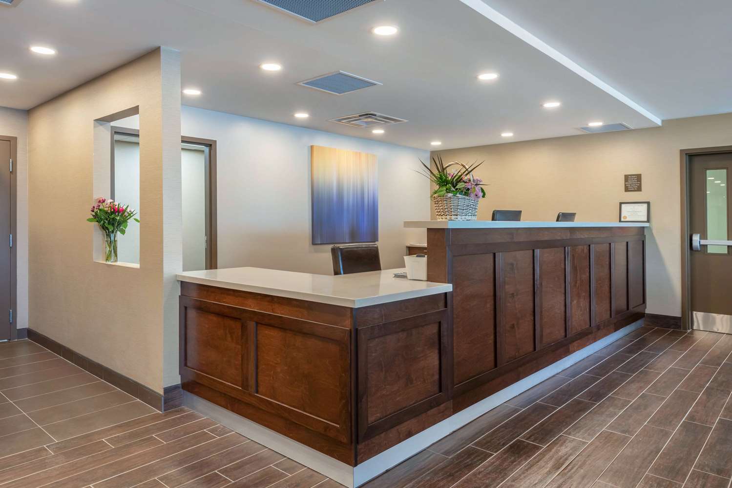 Comfort Inn & Suites Napanee, ON 2/11