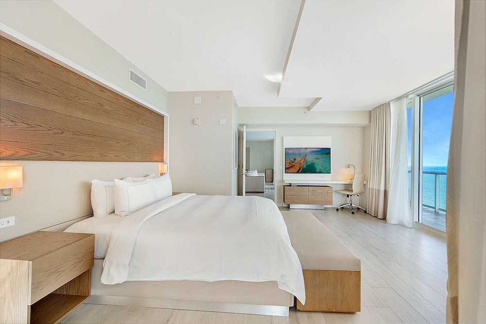 Beach House Fort Lauderdale, a Hilton Resort 24/77