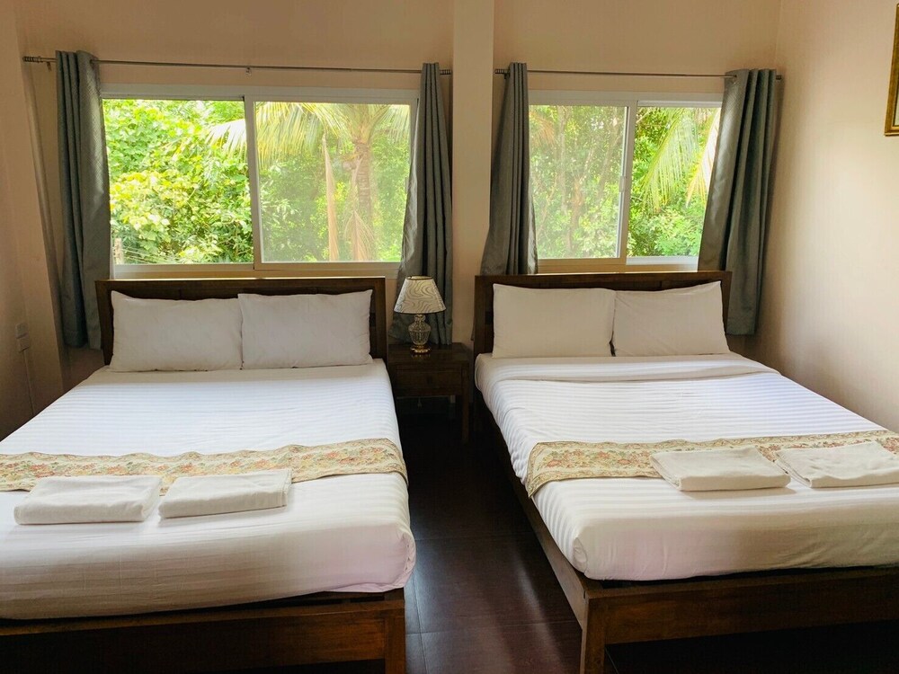 Baan Suan Khun Yaiy Nakhon Nayok 35/71