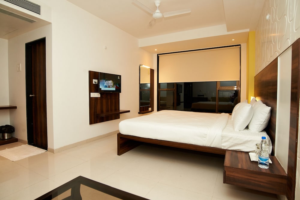 Hotel G Square 7/30