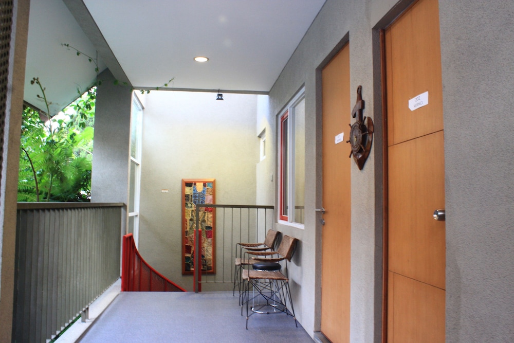 Buton Backpaker Lodge - Hostel 11/60