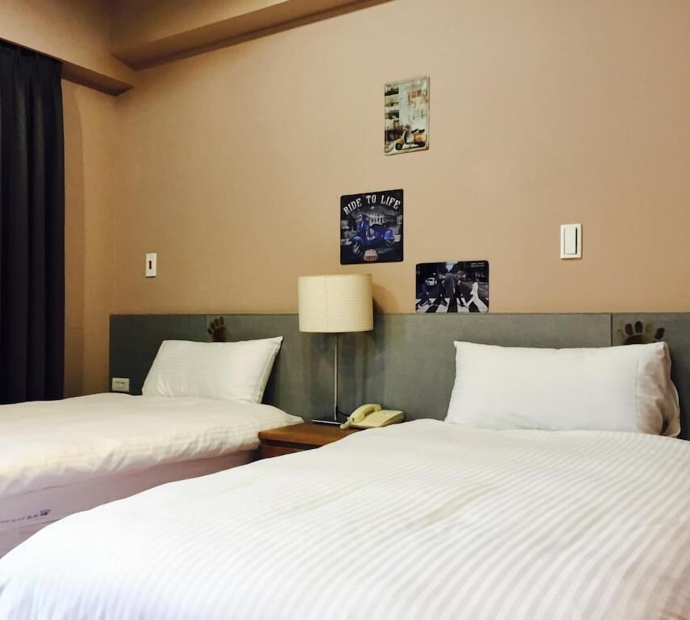 Bear Hotel 12/41
