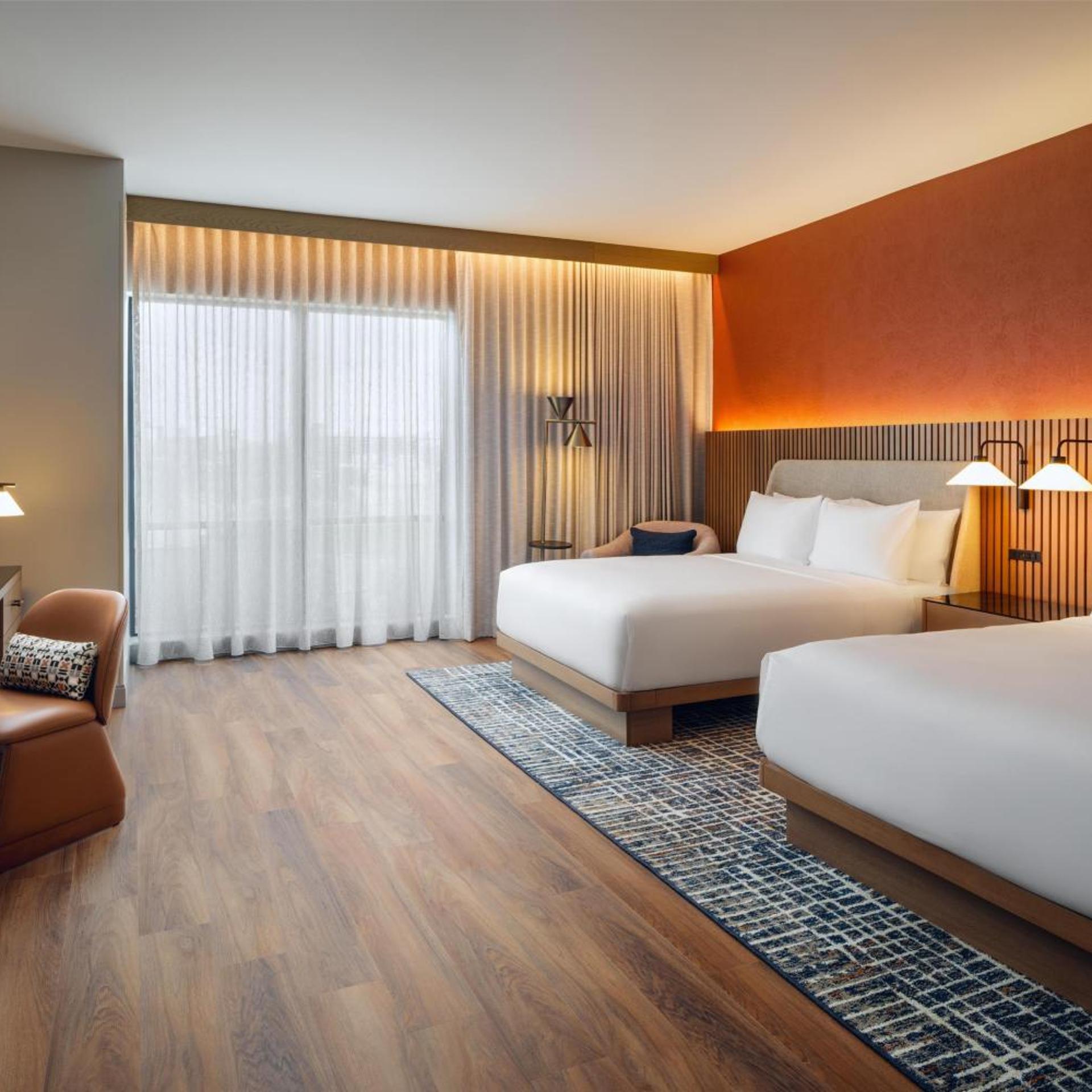 Room, King Bed, 2 Queen Beds, Accessible