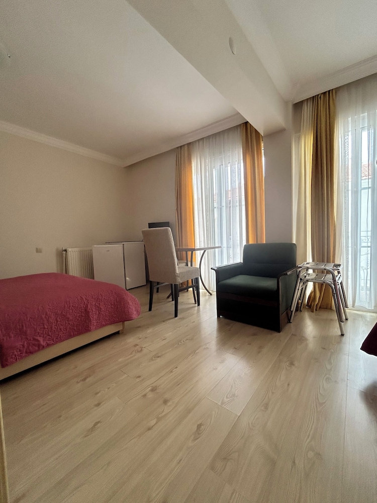 Melaike Otel 57/72