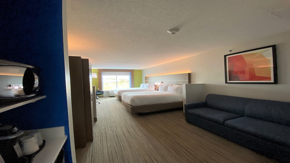 Holiday Inn Express Suites Somerset Central 56/76