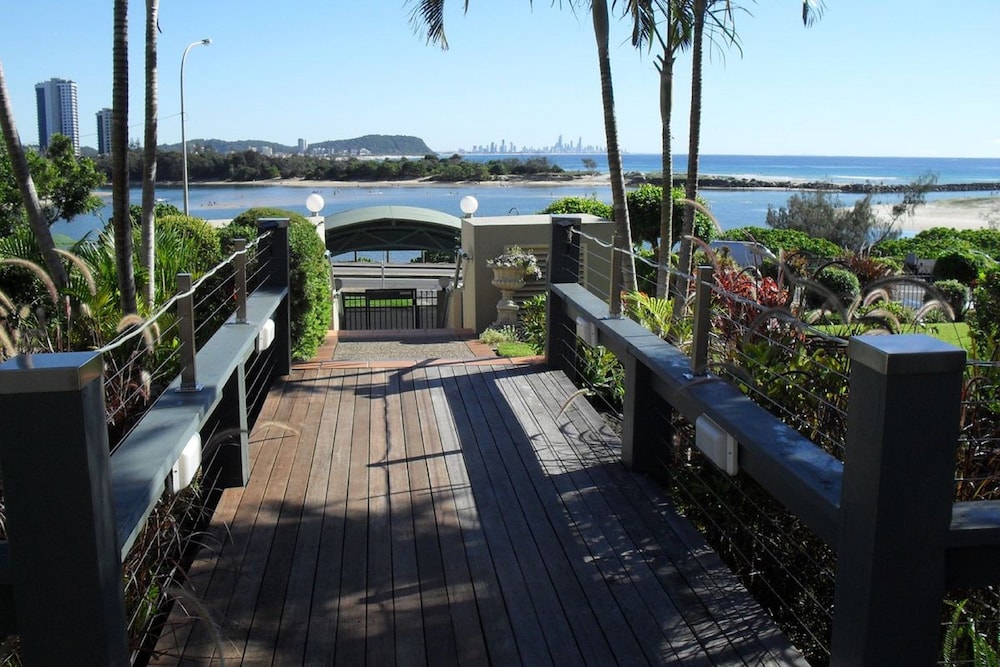 LITTLE COVE CURRUMBIN 12/70