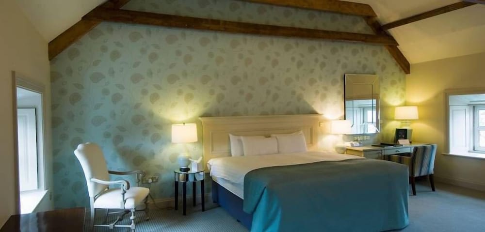 Room at Old Ground Hotel, ENNIS