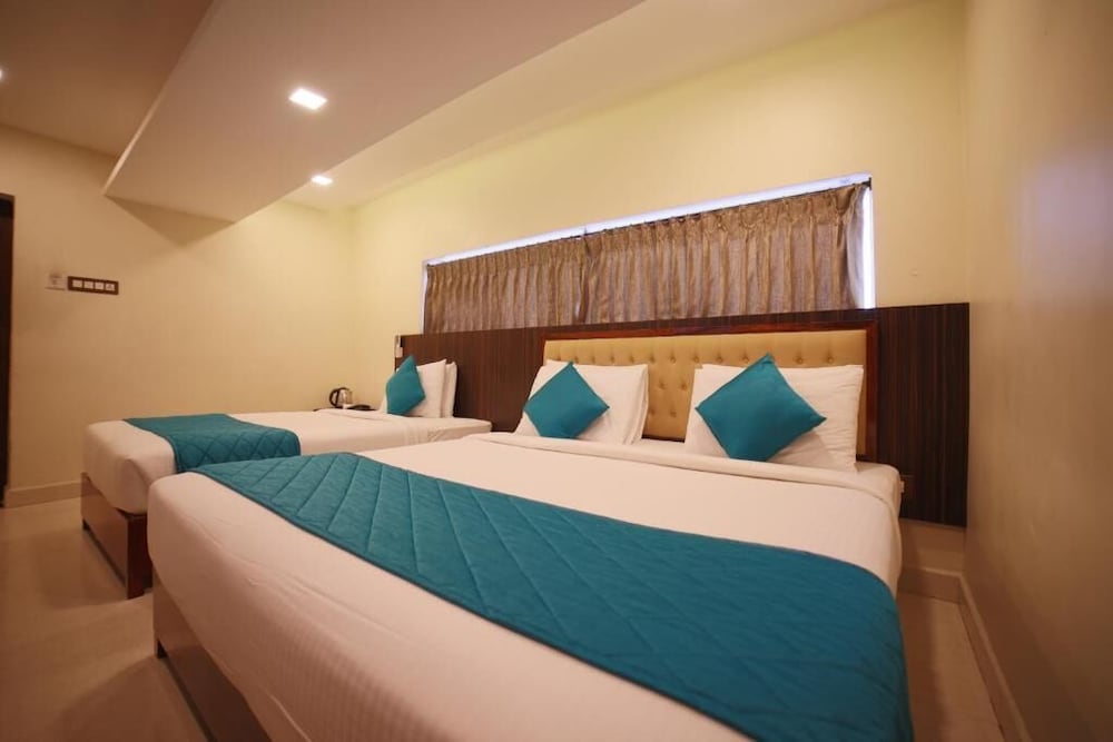 Oyo 14759 Hotel President 30/55