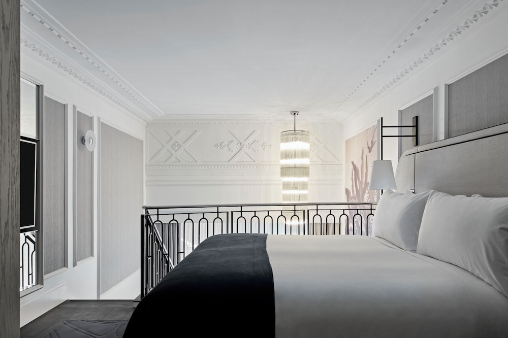 Deluxe, Suite, King Bed