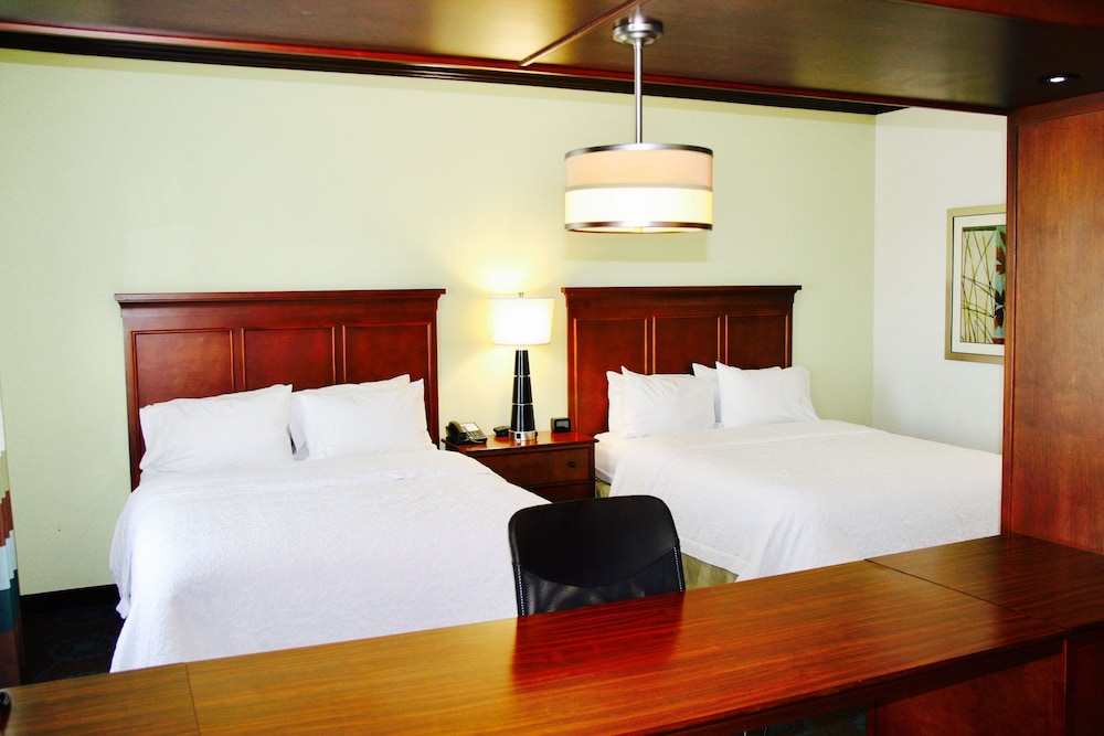 Hampton Inn & Suites San Antonio/Northeast I-35 18/52