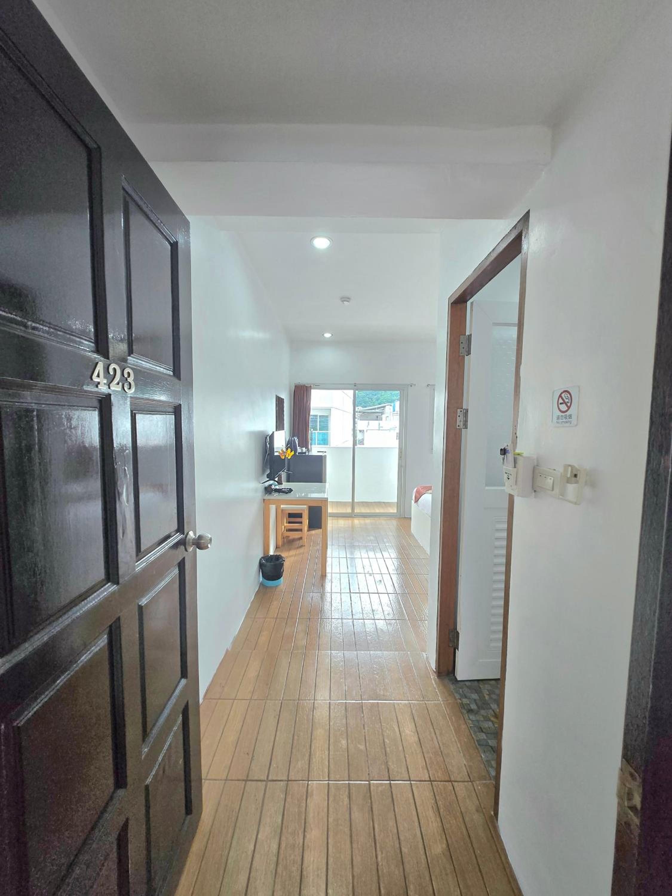 Bad Boys Guesthouse Patong 52/65