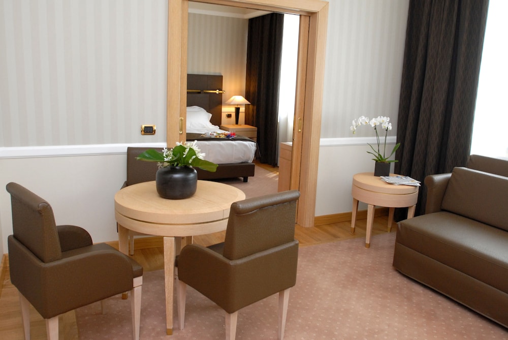 Grand Hotel Duca Di Mantova 29/36