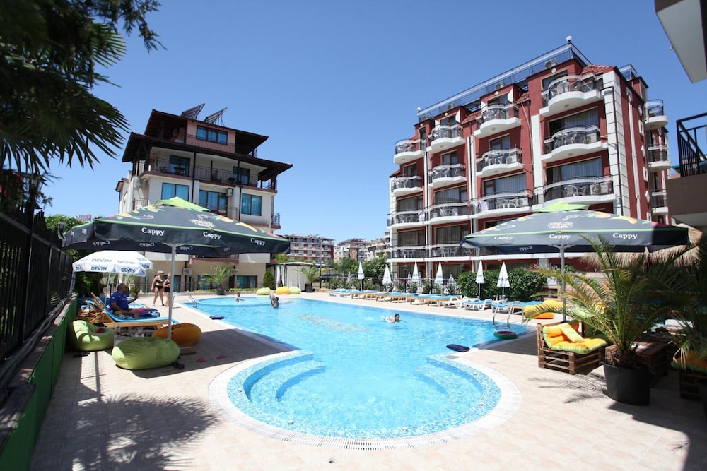 Salena Beach Hotel 7/50