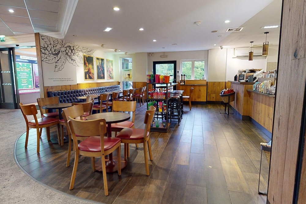 Village Hotel Cardiff 39/58