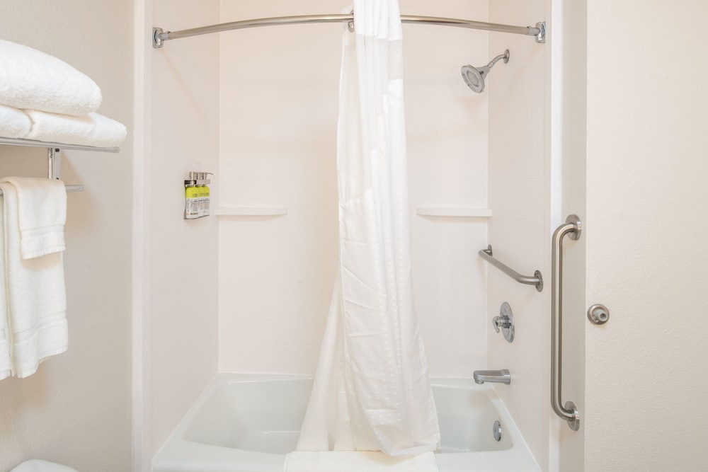 غرفة قياسية بسريرين كوين لذوي الإعاقة، Holiday Inn Express Suites N Waco Area West 8/8