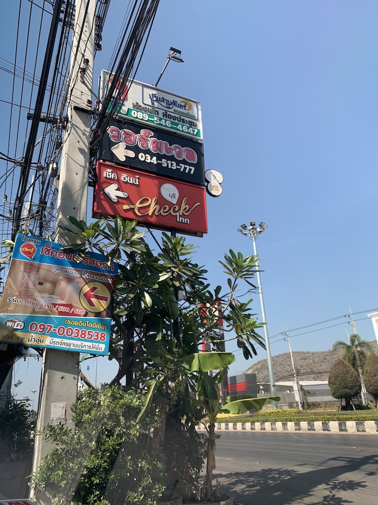 Warm Well Hostel Kanchanaburi 62/68
