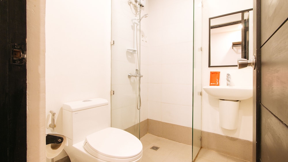 RedDoorz Plus at MM Hotel Las Pinas 22/22