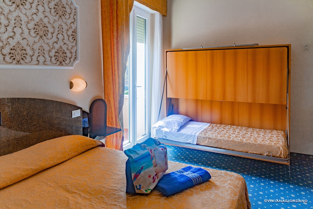Hotel River 28/60