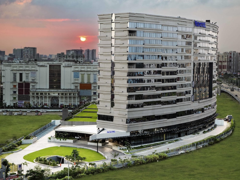 NOVOTEL KOLKATA HOTEL AND RESIDENCES 3/74