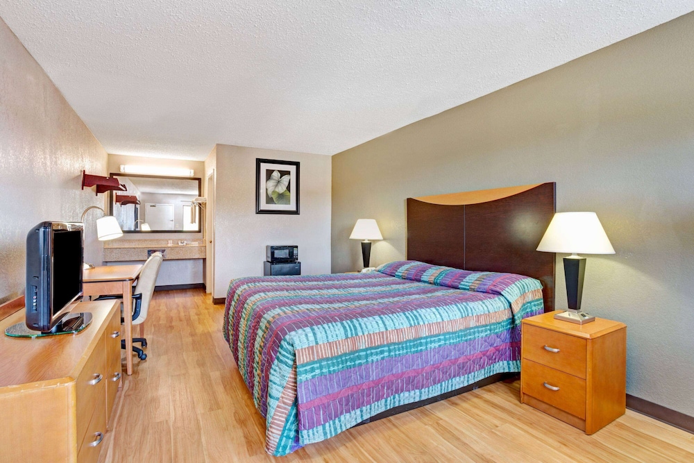 Standard, King Bed