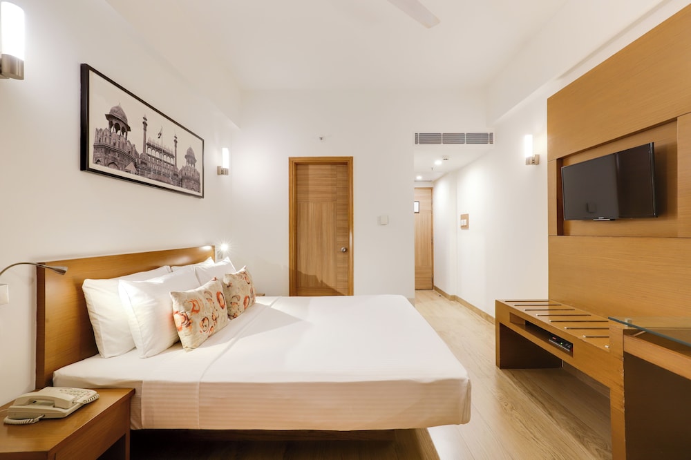 LEMON TREE HOTEL, SECTOR 60, GURUGRAM 13/65