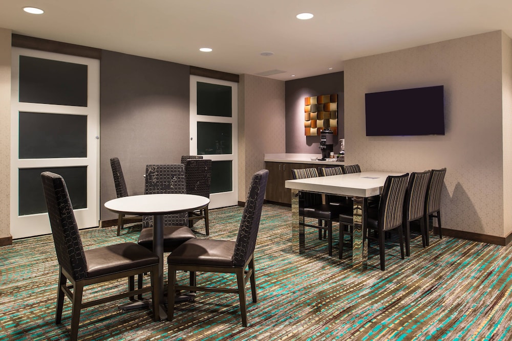 RESIDENCE INN ST. LOUIS WESTPORT 37/52