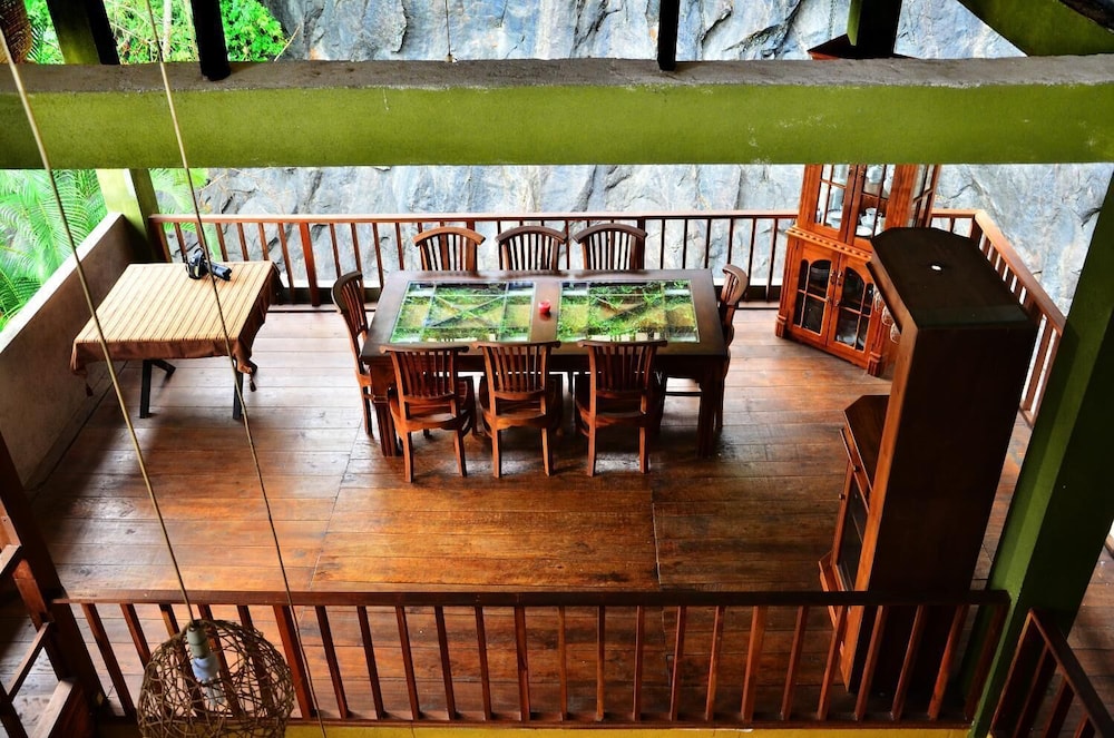 Deer Point Hotel Kandy 38/41