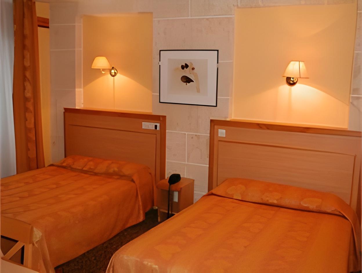 Quad Room