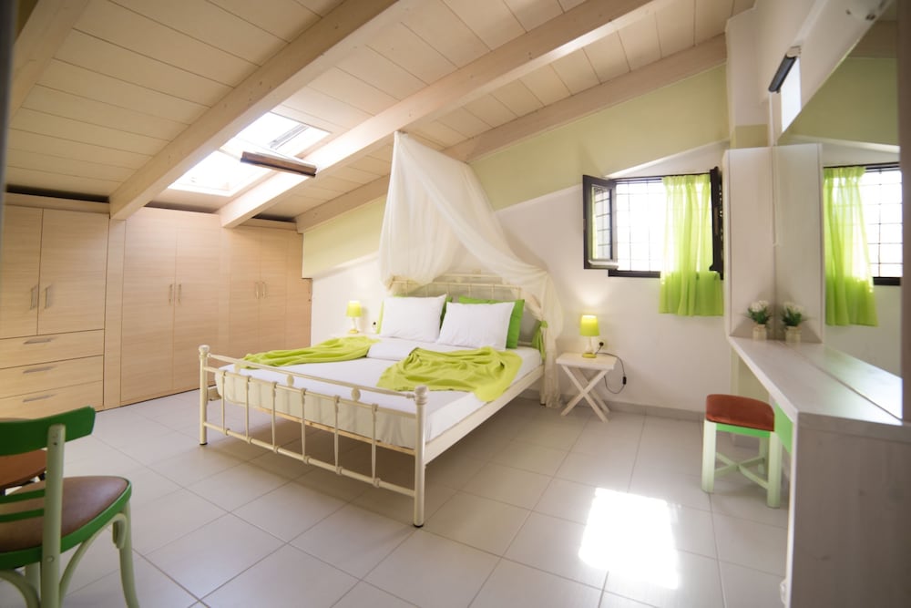 Ac Homes Christos 13/37