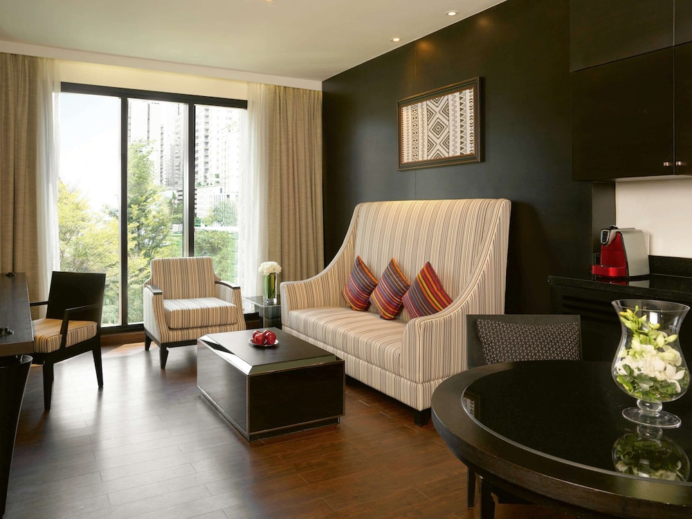 Movenpick Hotel Sukhumvit 15 Bangkok 45/71