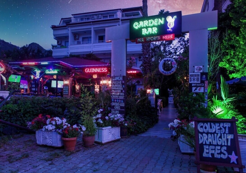 Navy Hotel 2/46
